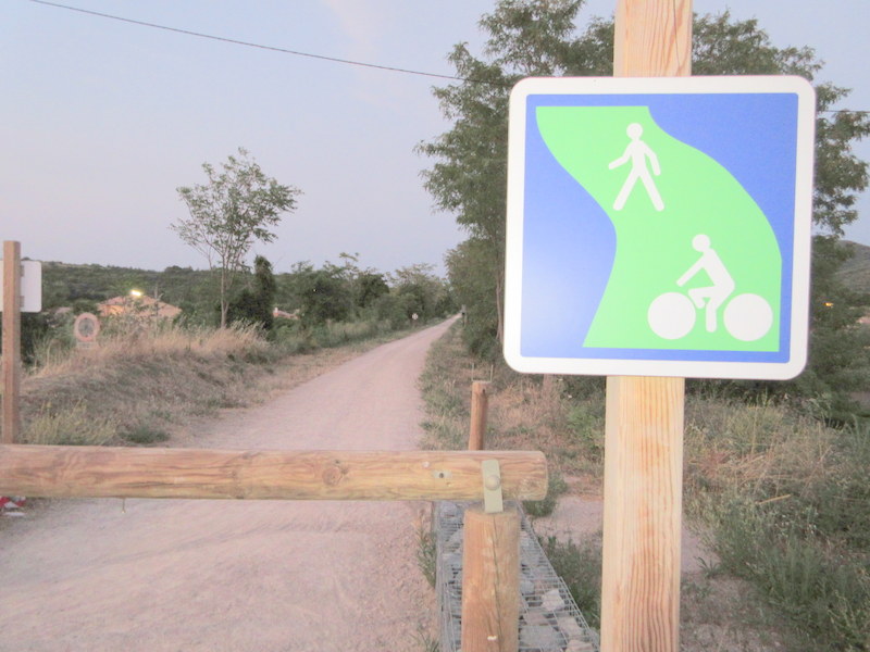 The Cycle path in Hérépian